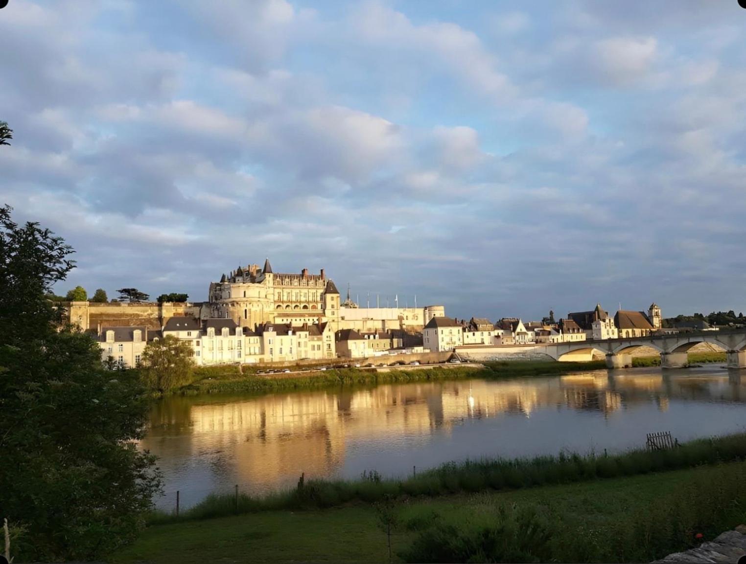 Aux Ecuries Du Signe Hotell Amboise Exteriör bild